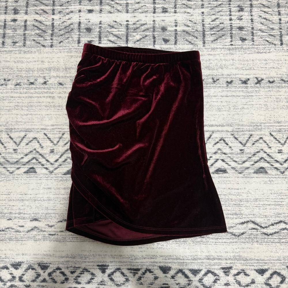 NWOT Lulus Satin Skirt